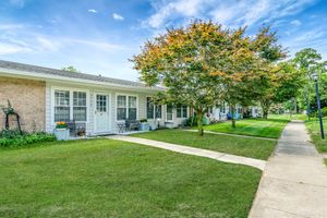 273 BERWICK CT B, RIDGE, NY