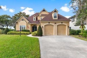 1641 EDGEWATER DR, MOUNT DORA, FL