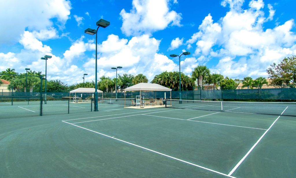 6 Har-Tru Tennis Courts