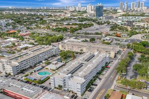 329 SE 3RD ST 103R, HALLANDALE BEACH, FL