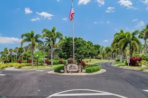 21 VISTA GARDENS TRL APT 202, VERO BEACH, FL