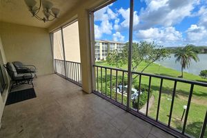3917 LAKE BAYSHORE DR # F-307, BRADENTON, FL