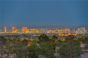 2124 BAY TREE DR, LAS VEGAS, NV