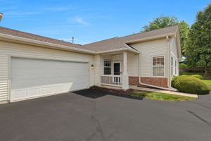 12138 WHITE TAIL LN, HUNTLEY, IL