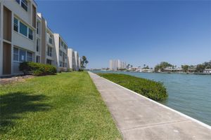 7465 BAY ISLAND DR 212, SOUTH PASADENA, FL