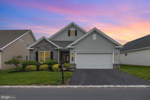 226 LOYAL DR, MECHANICSBURG, PA