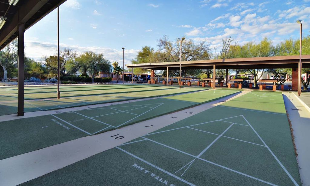 6 Shuffleboard Courts