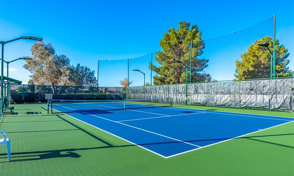 2 Tennis Courts