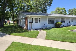 232 BLACKPOOL CT F, RIDGE, NY