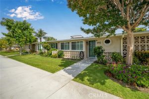1730 SUNNINGDALE RD APT 17C, SEAL BEACH, CA
