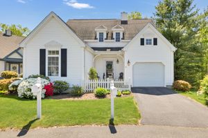 8 MULBERRY LN # 8, FARMINGTON, CT