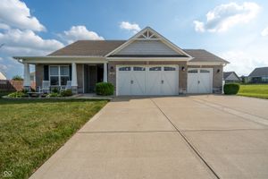 132 CAPLINGER PL, GREENWOOD, IN