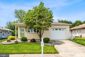 4 VALENCIA ST, TOMS RIVER, NJ