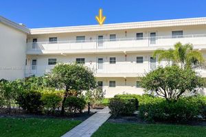3150 BINNACLE DR APT 318, NAPLES, FL