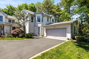 768 BARDINI DR, MELVILLE, NY