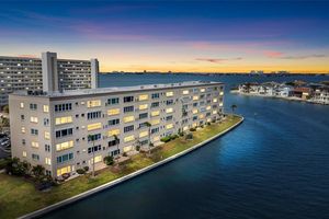 6075 SHORE BLVD 215, GULFPORT, FL