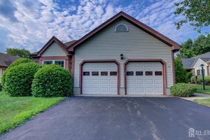 17 ASHBOURNE DR, MONROE, NJ