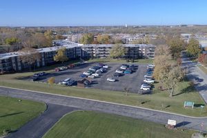 5540 WALNUT AVE APT 6B, DOWNERS GROVE, IL