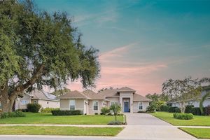 6037 APEX WAY, LADY LAKE, FL