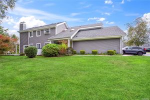 385 QUARRY POND 385, BROOKHAVEN, NY