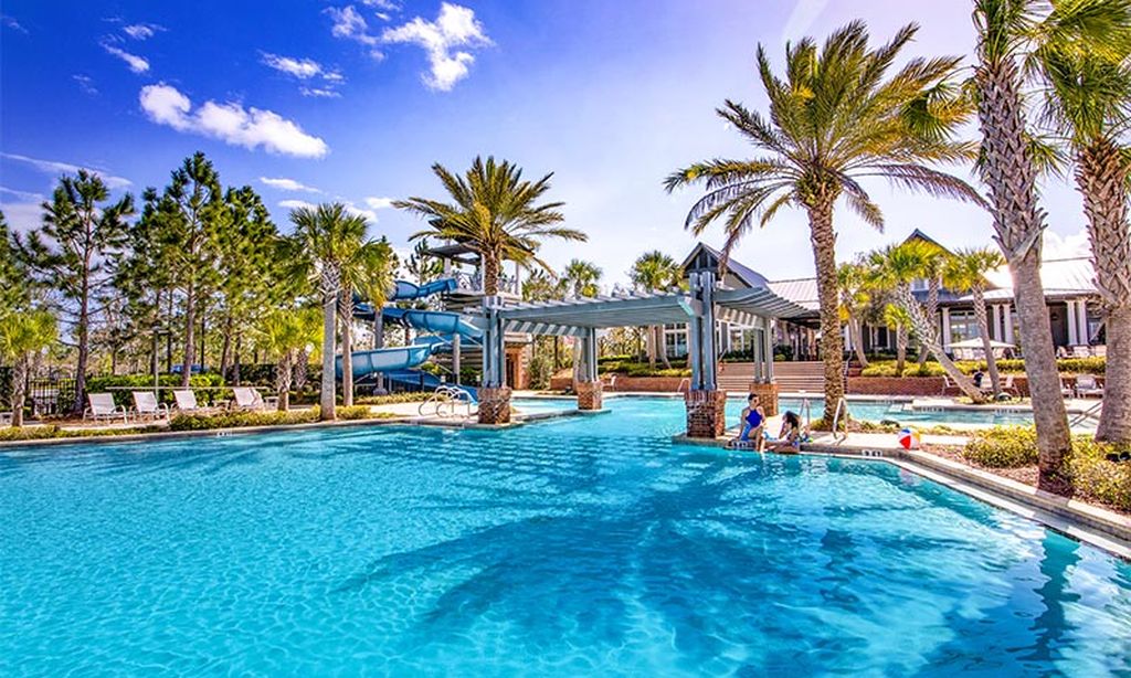 RiverHouse Outdoor Resort-Style Pool