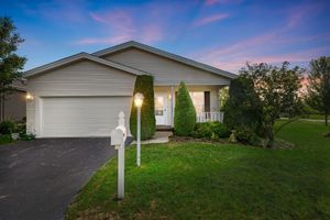 1 ROCKING HORSE LN, GRAYSLAKE, IL