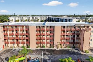 4149 LAKE BAYSHORE DR C511, BRADENTON, FL