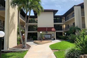 11060 CARAVEL CIR 104, FORT MYERS, FL