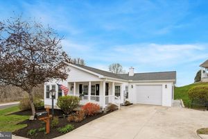 1043 SCENIC VIEW DR, SCHWENKSVILLE, PA