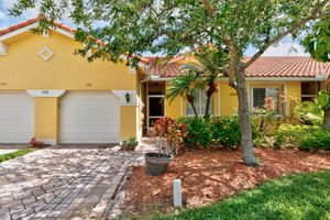 6505 OXFORD CIR UNIT 102, VERO BEACH, FL