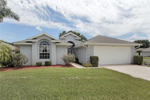 2413 BAYWATER RD, TAVARES, FL
