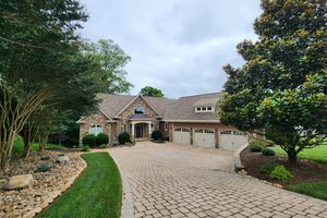 109 SHAWNEE PT, LOUDON, TN