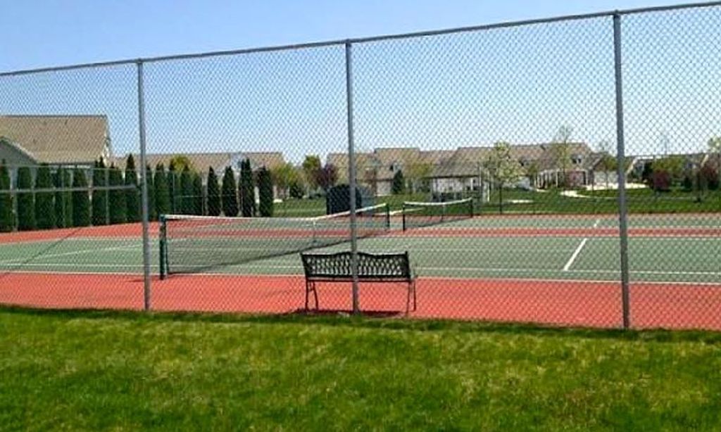 2 Tennis Courts