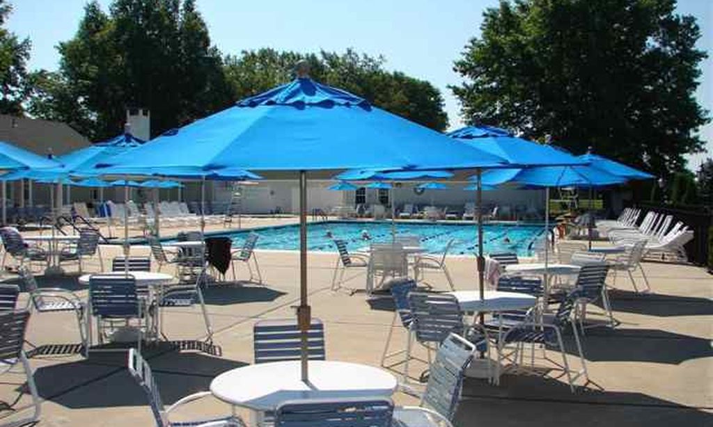 Outdoor Pool & Sundeck