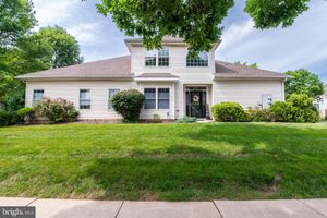 18 KENT LN, EASTON, PA