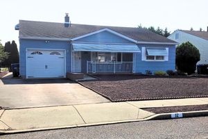 12 OAKFIELD RD, TOMS RIVER, NJ