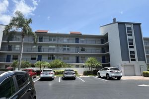 14701 CUMBERLAND DR APT 301, DELRAY BEACH, FL
