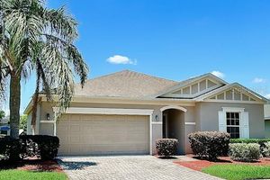 5009 NEPTUNE CIR, OXFORD, FL