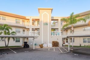 952 VIRGINIA ST 105, DUNEDIN, FL