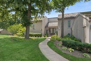97 THORNHILL LN D, LAKE BARRINGTON, IL