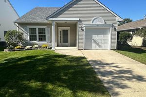 211 WAGON WHEEL LN, COLUMBUS, NJ