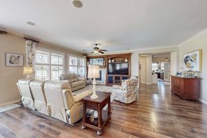 9309 CRESTVIEW DR, DENTON, TX