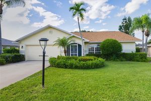 121 ESTELLE DR, NAPLES, FL