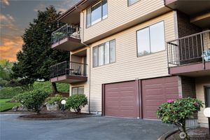 10713 GLEN ACRES DR, SEATTLE, WA