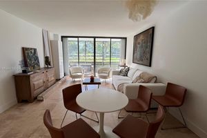 20500 W COUNTRY CLUB DR APT 117, AVENTURA, FL