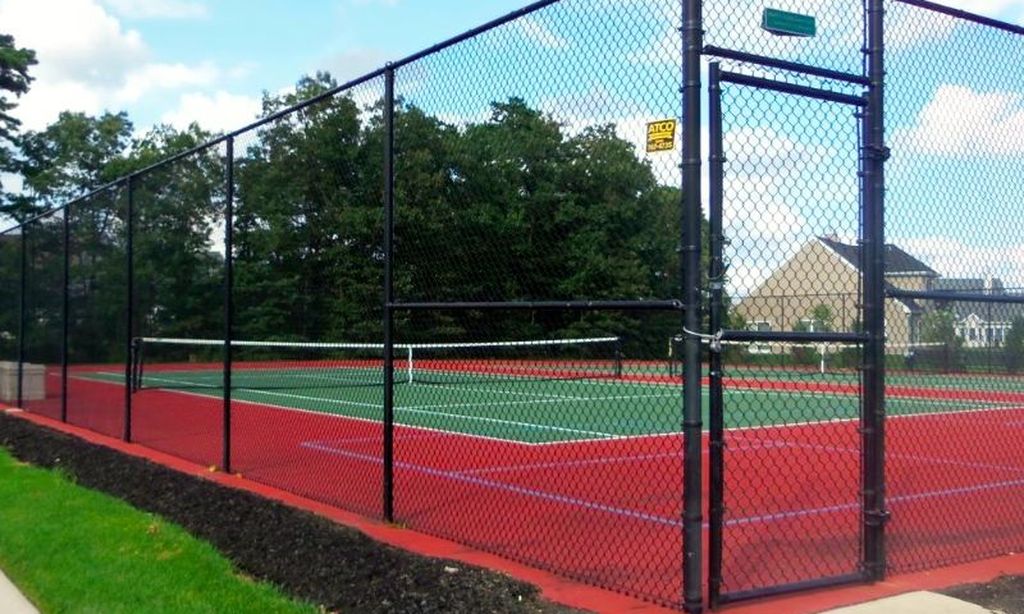 2 Tennis Courts