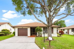 6369 LAKEMONT CIR, GREENACRES, FL