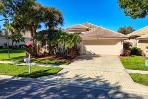 9089 BAY HARBOUR CIR, WEST PALM BEACH, FL