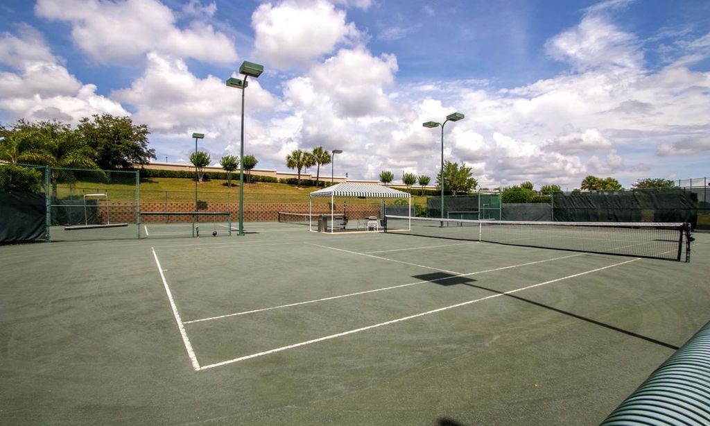 8 Lighted Clay Tennis Courts