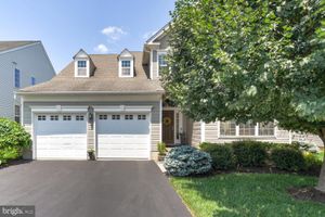 118 ANDOVER DR, KENDALL PARK, NJ
